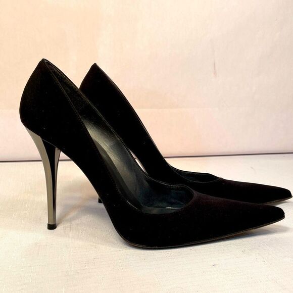 Elegant Black Stiletto Heels by Stuart Weitzman Size 8 EVC - Picture 1 of 8